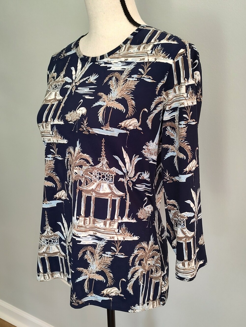 J. McLaughlin Navy Blue Pagoda Palms Signature Tee Catalina Cloth 3/4 Sleeves M - Picture 2 of 8